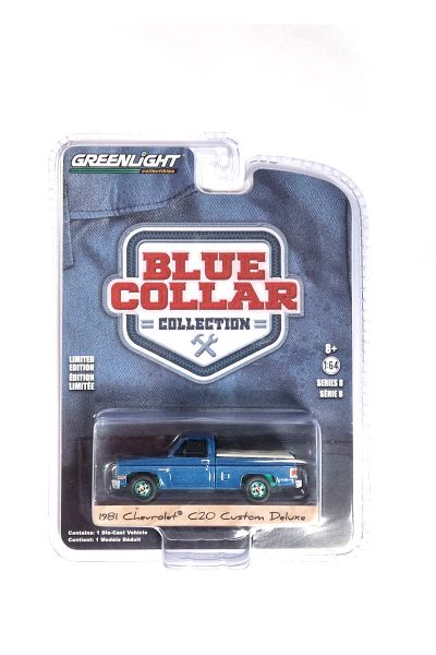 Chase Car! Greenlight 35180-D Chevrolet C20 Custom Deluxe blau metallic/grün - Blue Collar Maßstab 1