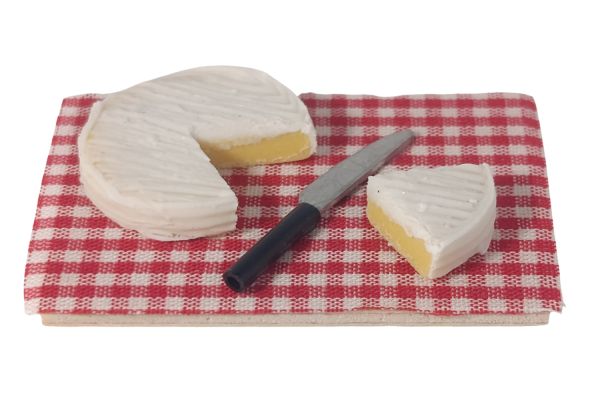 Creal Miniatur Camembert mit Messer auf Brett
