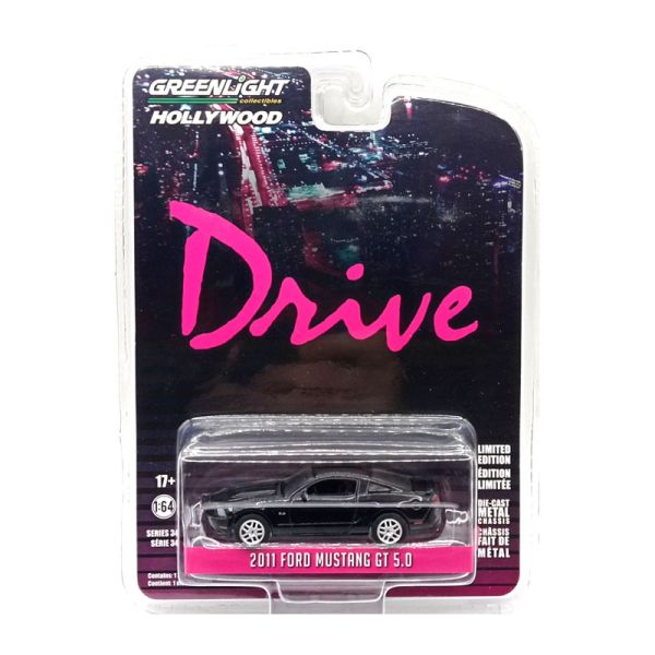 Greenlight 44940-F Ford Mustang GT 5.0 &quot;Drive&quot; schwarz 2011 - Hollywood 34 Maßstab 1:64 Modellauto