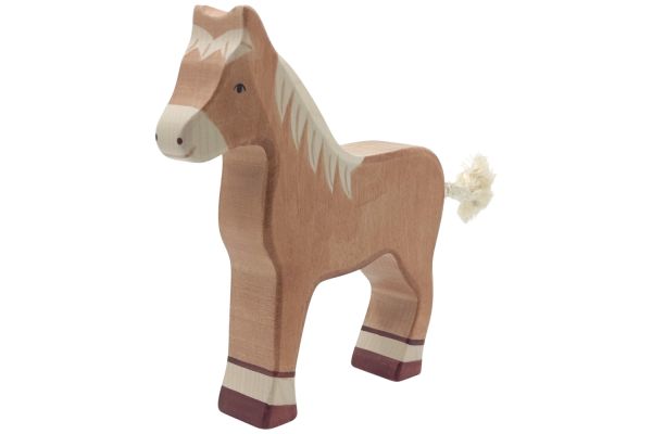 Holztiger Pferd hellbraun stehend
