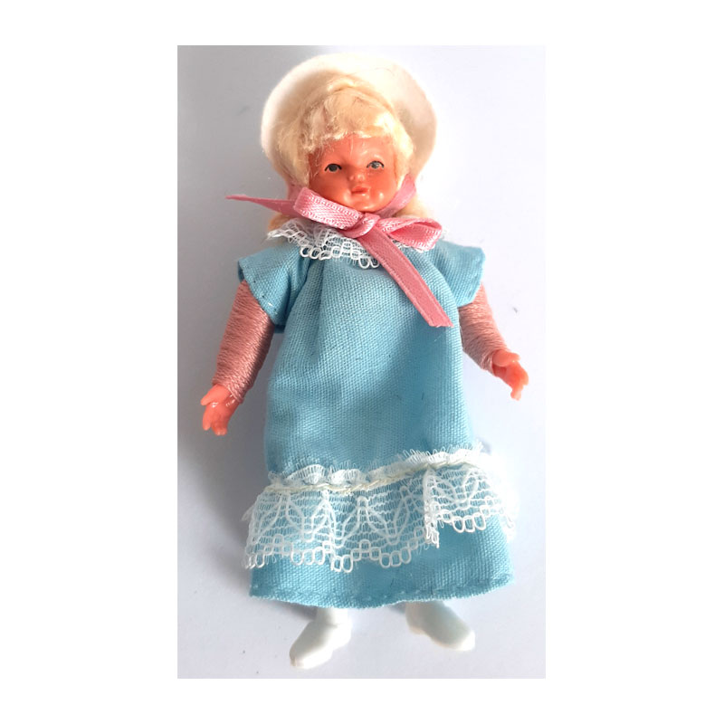 Caco Puppe Biegepuppe Mädchen Sommerkleid blau  8,5cm Puppenstube Miniatur 1:12 