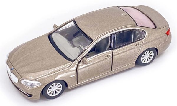Tiny #115 BMW 5er Serie (F10) beige metallic (RHD) Maßstab 1:64 Modellauto