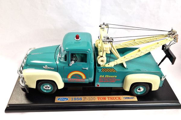 NOS! Welly 9834 Ford F-100 Tow Truck türkis/craquele 1956 Maßstab 1:18 Modellauto