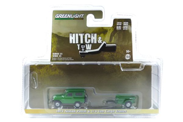 Greenlight 32250-A Nissan Patrol grün 1972 + Cargo Trailer - Hitch & Tow 25 Maßstab 1:64 Modellauto