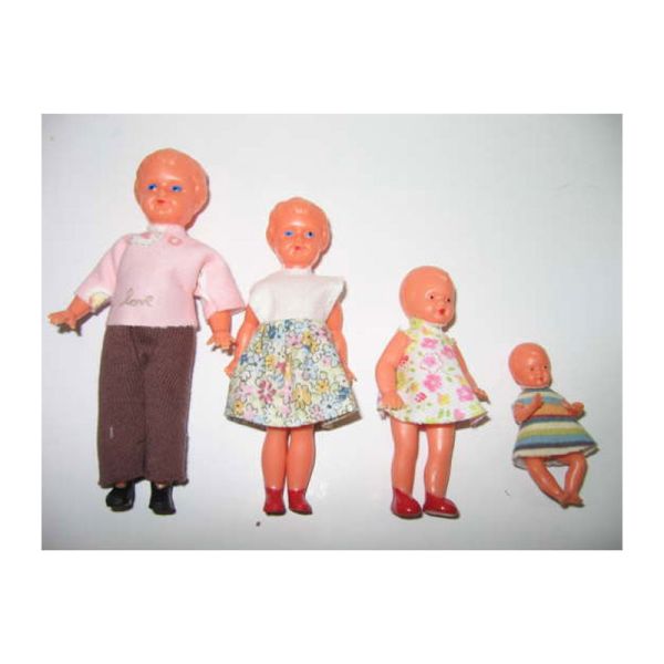 Rülke 97200 Puppenfamilie 4-tlg. Kunststoff 1:12 für Puppenhaus