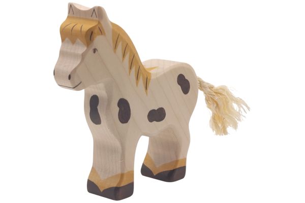Holztiger Pony stehend
