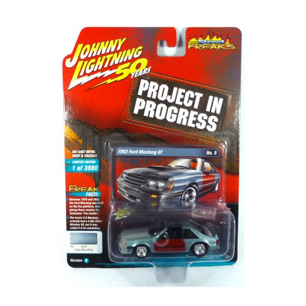 Johnny Lightning JLSF014-B5 Ford Mustang GT eisblau - Project in Progress Maßstab 1:64 Modellauto