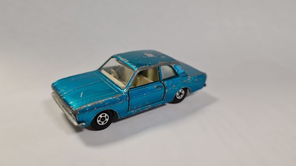 gebraucht! Matchbox No.25 Ford Cortina blau metallic Lesney - Superfast - bespielt