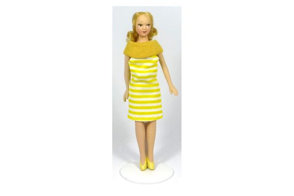 Creal 2617 Puppe "Frau in gelb/weiss gestreiften Kleid" Porzellan 1:12 für Puppenhaus